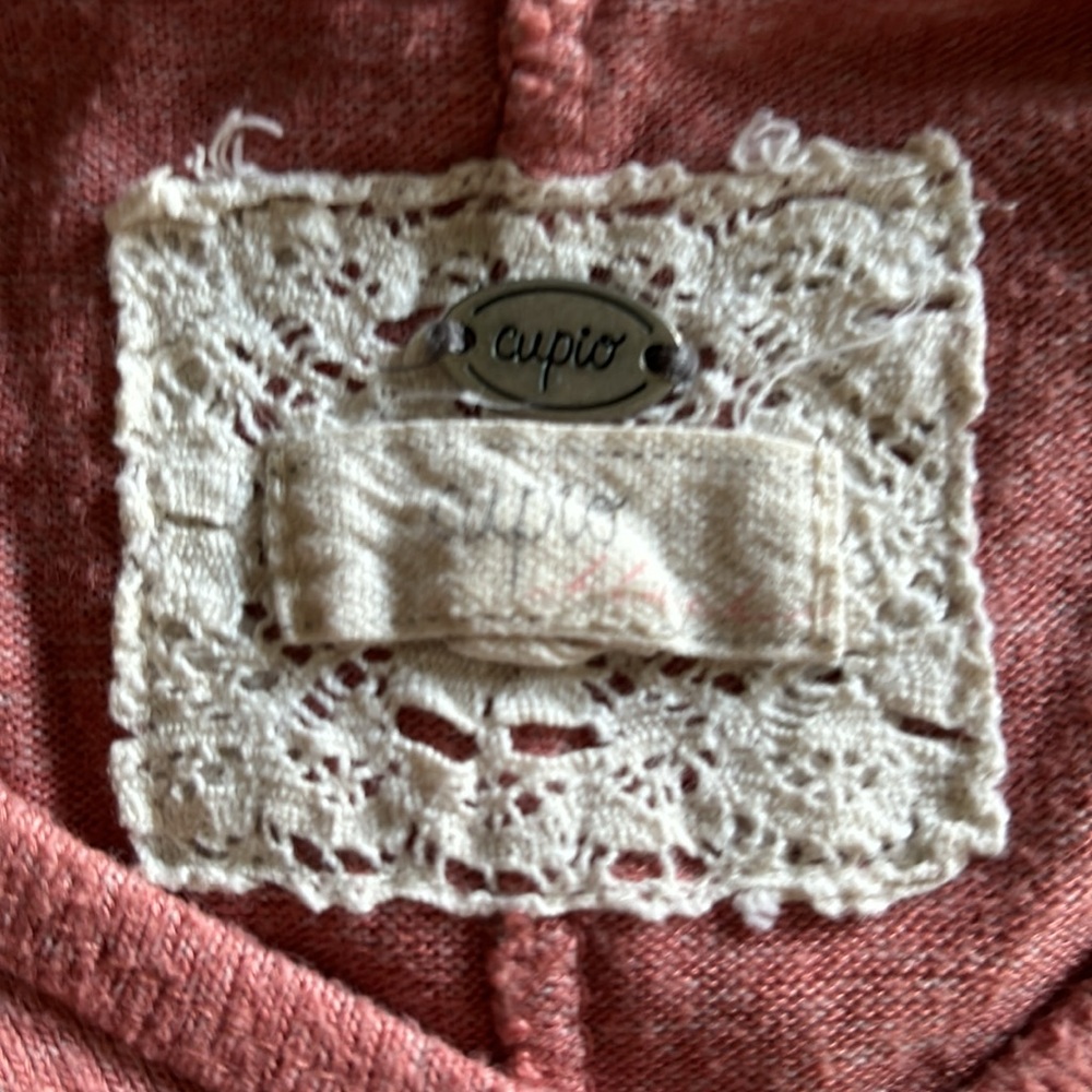 Women’s Top - Picture 3 of 3